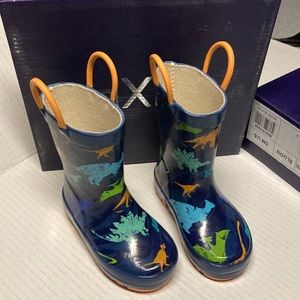 coXist little boy rain boots